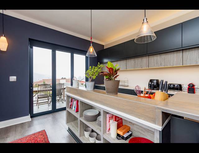 2 BEDROOM APARTMENT FOR SALE IN VREDEHOEK